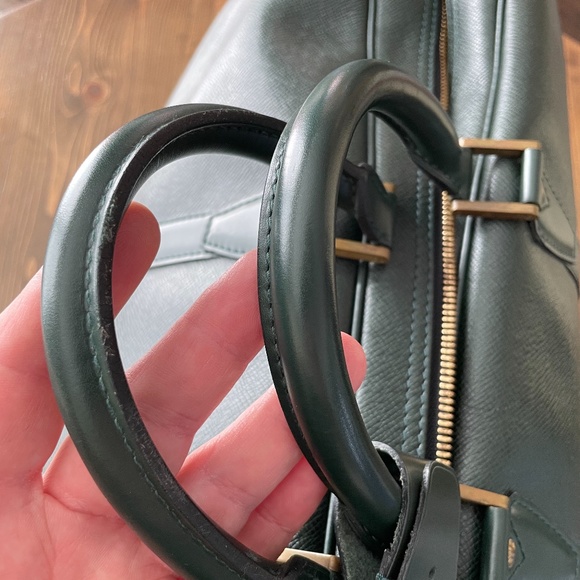 SOLD to a Repeat Customer in Victoria!! Louis Vuitton Taiga Leather Duffel - Picture 8 of 13